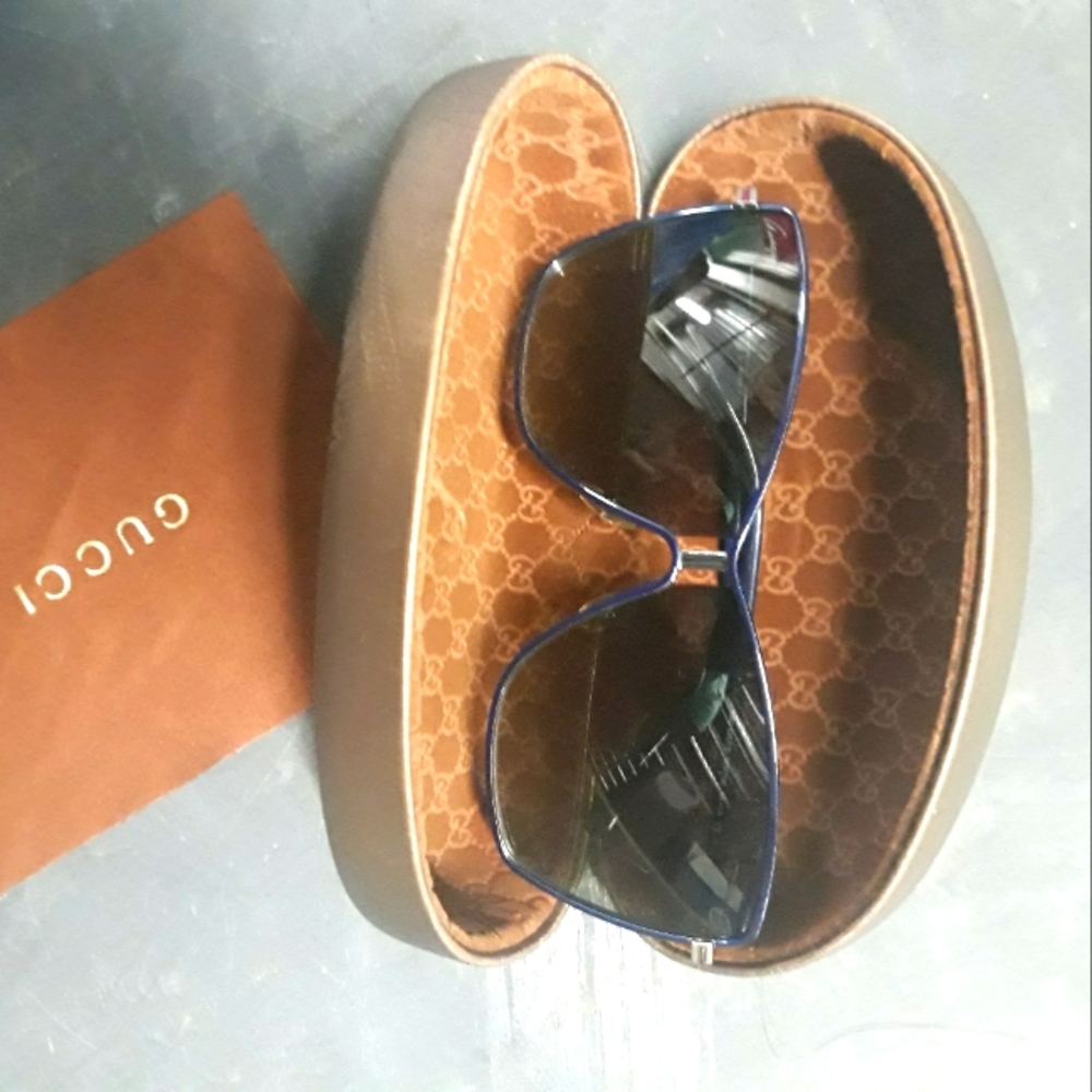 Gucci navy blue sunglasses